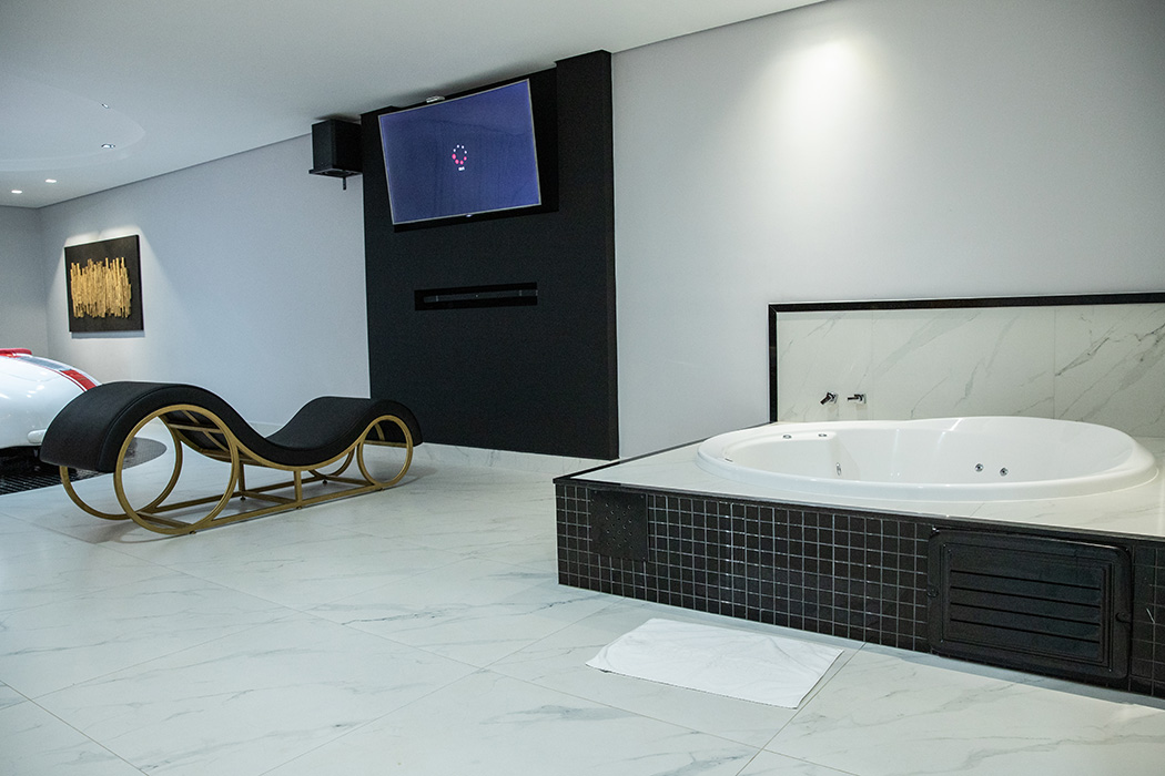 Maxim´s Motel - Suíte Porsche